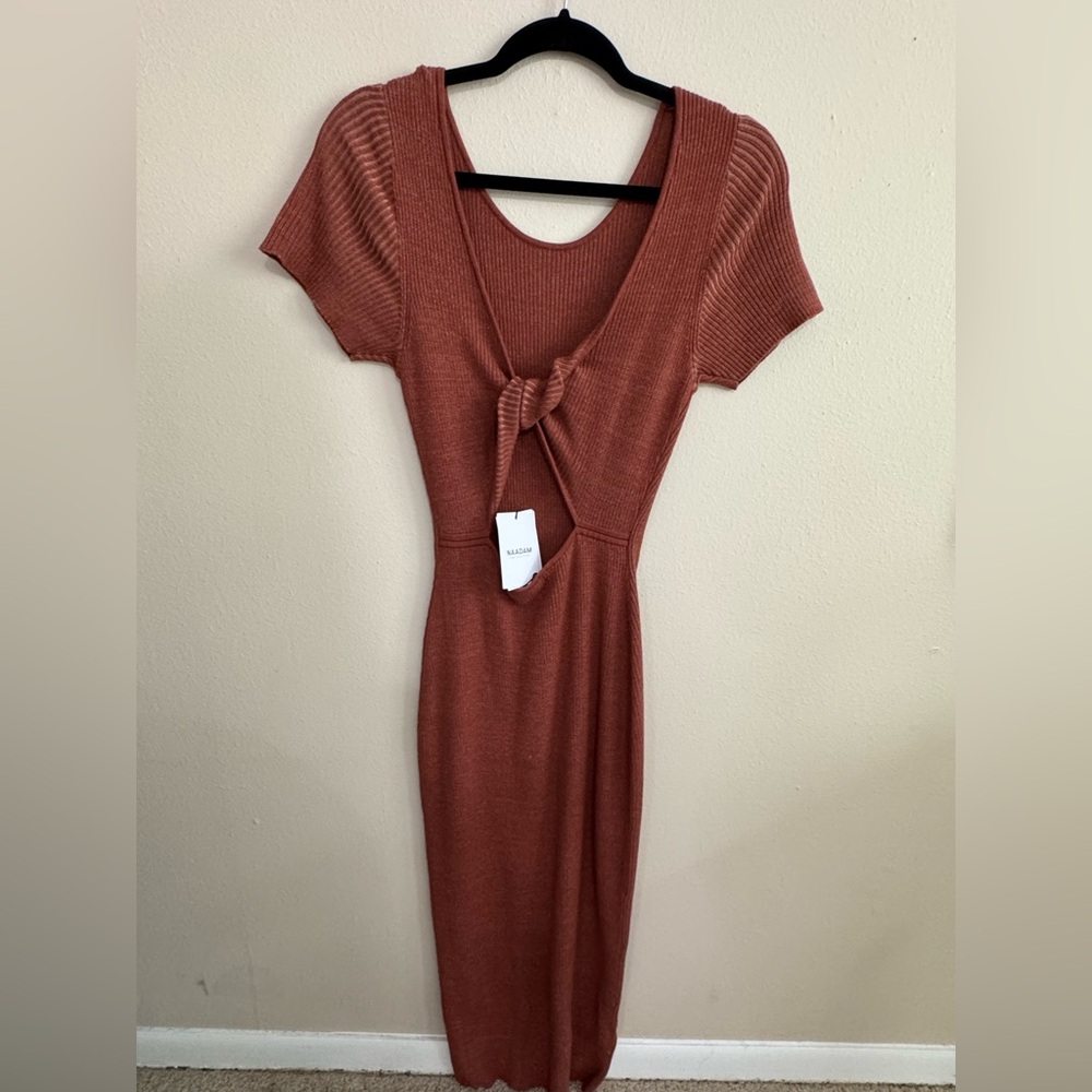 NWT NAADAM Ribbed Reversible Twist Midi Dress in Brick Medium - Picture 2 of 6